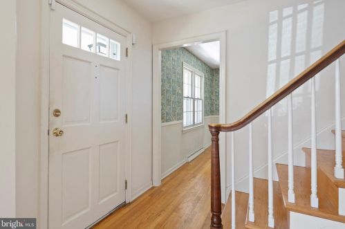 128 Delview Dr, Wilmington, DE 19810-4408