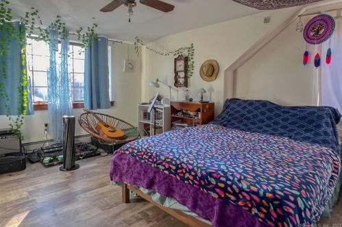 82 Chambers St, Manchester CT  06042-2912 exterior