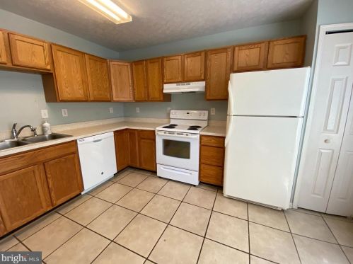 10605 Boxmeer Ct, Fredericksburg VA  22408-0272 exterior