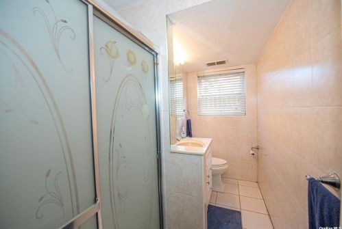 28 Hammond Rd, Elwood NY  11731-4810 exterior