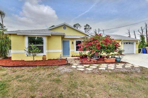 1012 Maxwell Ave, Lehigh Acres, FL 33974-9673