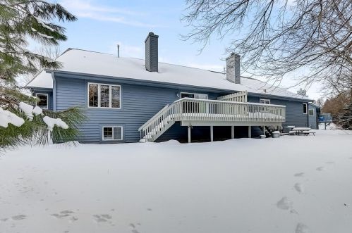 311 King William Ct, Waukesha, WI 53186-6384