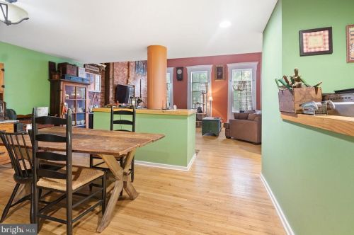 310 Catharine St, Philadelphia, PA 19147-3229