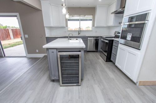 1812 Golf Rd, Turlock CA  95380-9746 exterior