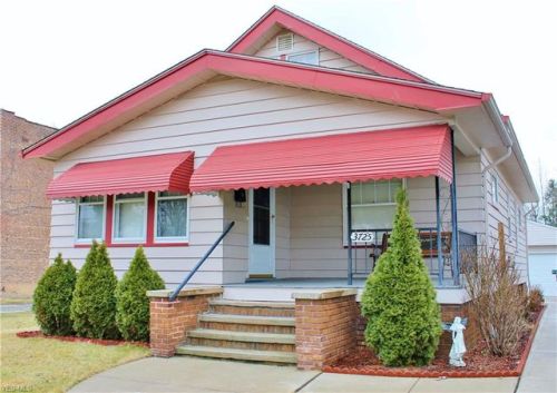 3725 140 St, Cleveland OH  44120-4560 exterior