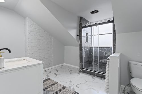 4615 Plummer St, Pittsburgh PA  15201-2927 exterior