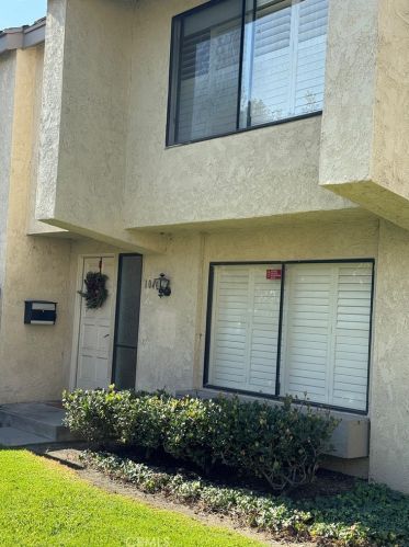 1041 Lamark Ln, Anaheim, CA 92802-3404