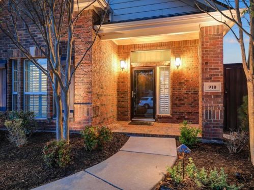 910 Gladewater Dr, Frisco, TX 75033-7444