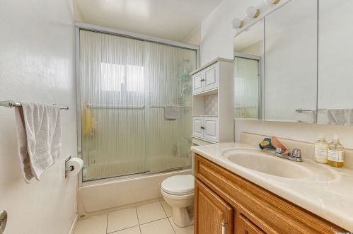 23 Corona Dr, Bethpage NY  11714-4547 exterior