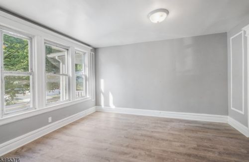 528 Grove St, East Orange, NJ 07017-4909
