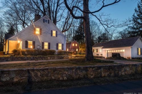 39 Cedar Ln, Ridgefield CT  06877-5301 exterior