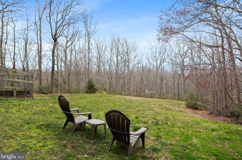 5550 Wide Oak Ct, Woodbridge VA  22192-6036 exterior