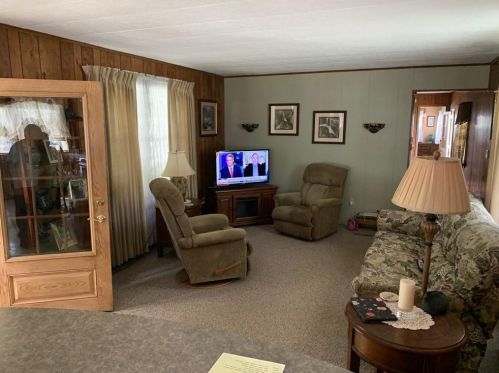 1 Lane, Coventry RI 02816-6239 exterior