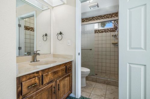 2001 Majestic Oak Ct, Modesto CA  95355-9411 exterior