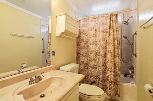 6 Whispering Way, Lodi CA  95242-9563 exterior