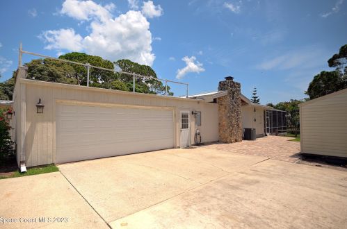 2130 Tropical Trl, Merritt Island, FL 32952-4043