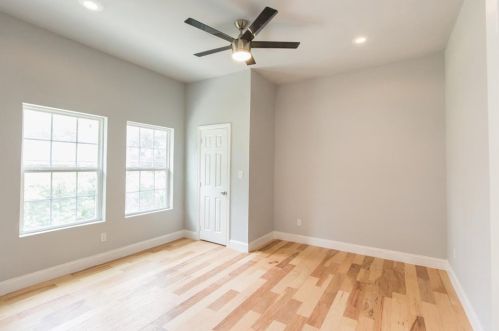 724 12th St, Dallas, TX 75208-6223