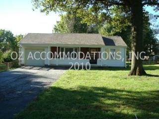10917 64th Ter, Shawnee Mission KS  66203-3539 exterior