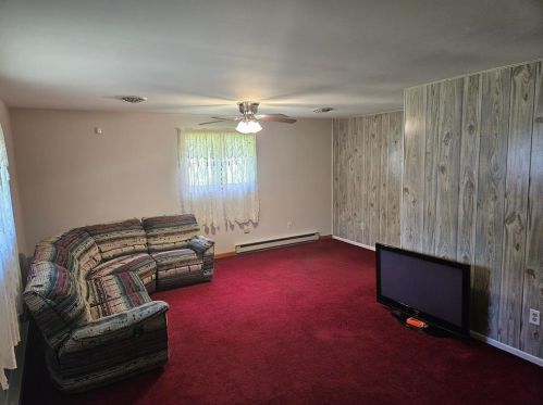 907 Dogwood Rd, Walnutport PA 18088-9570 exterior