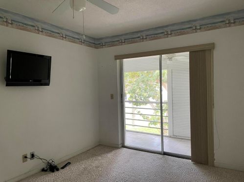 61 Hastings D, West Palm Beach FL  33417-1205 exterior