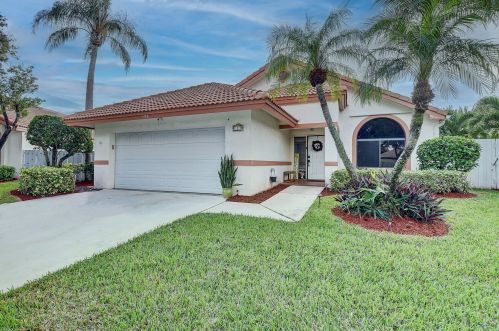 123 Executive Cir, Boynton Beach FL  33436-1835 exterior