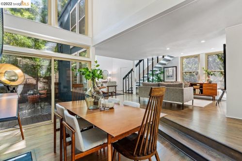 5857 Ascot Dr, Oakland CA 94611-1711 exterior