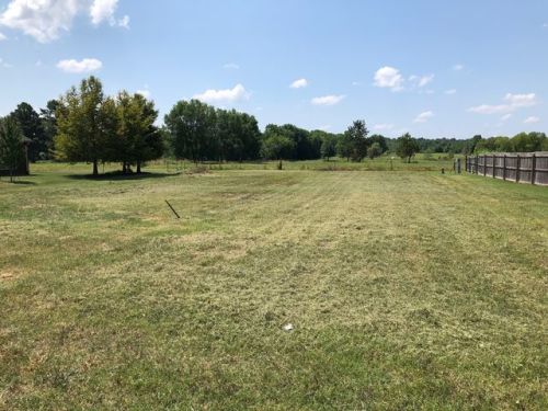 2661 Vanike Dr, Fayetteville, AR 72704-7550