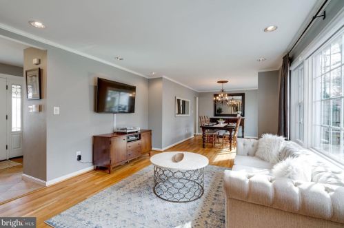 6614 Huntsman Blvd, Springfield VA 22152-2621 exterior