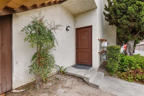 13061 Creek View Dr, Garden Grove CA  92844-1296 exterior