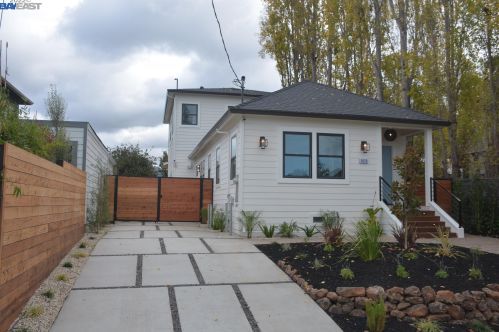 5926 Dover St, Oakland CA  94609-1426 exterior