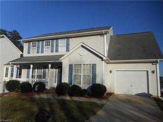 425 Old Wood Ln, Kernersville, NC 27284-6828