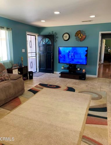 88 Pamela Ct, Santa Paula CA  93060-2400 exterior