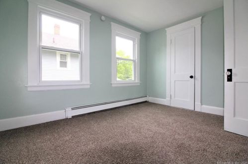 579 Cooke St, Waterbury CT  06710-1424 exterior