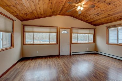 21 Moore Ave, Lyme CT  06371-1216 exterior