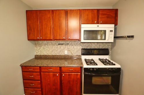 3103 Valley Ridge Rd, Mckeesport, PA 15133-2411