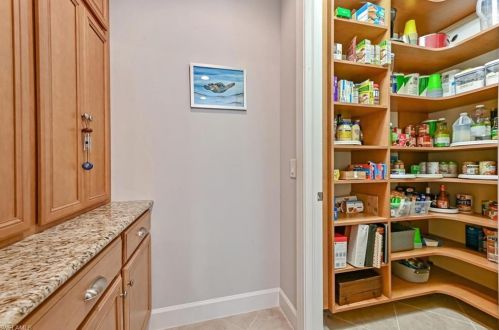 16157 Camden Lakes Cir, Naples FL  34110-2880 exterior