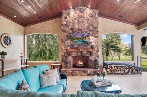 4255 Snowberry Ln, Naples, FL 34119-8514