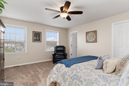 262 Melbourne Ln, Navy Sup Dpt PA  17055-6674 exterior