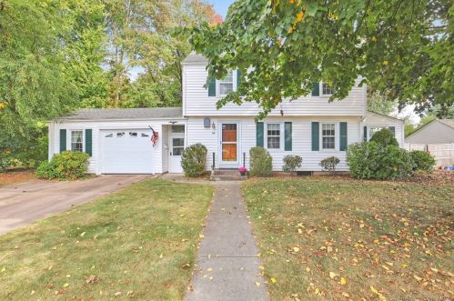 64 Knollwood Rd, Hartford, CT 06118-1732