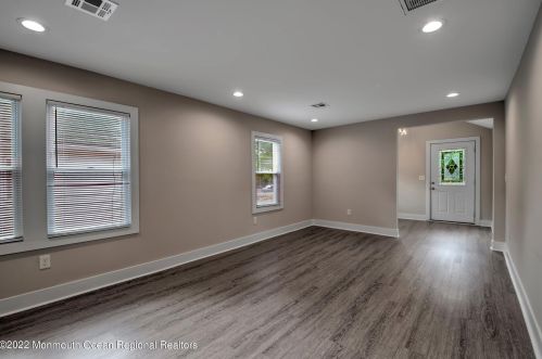 91 Bank St, Tinton Falls NJ  07701-1306 exterior