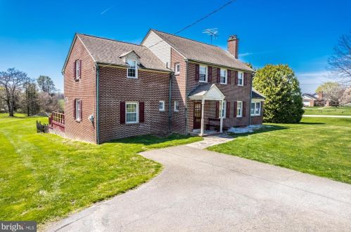 162 Cochran St, Cochranville, PA 19330-1783