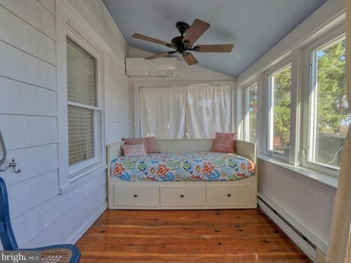 425 Bay Ave, Slaughter Beach DE  19963-4913 exterior
