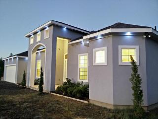 2087 White Buck Ct, Cleveland TX  77328-8879 exterior