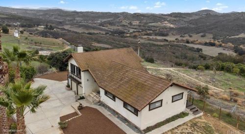 11055 Calle Oro Verde, Valley Center CA  92082-4202 exterior