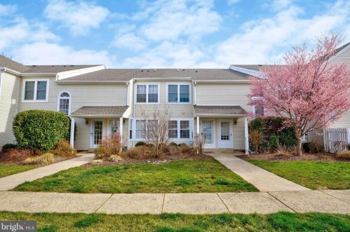 10012 Beacon Hill Dr, Southampton, PA 18966-5318
