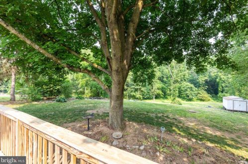 1030 Littlestown Rd, Littlestown PA 17340-9442 exterior