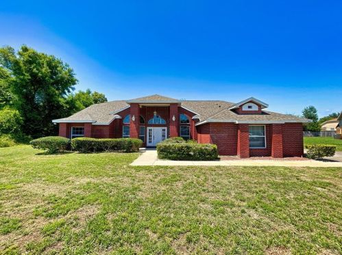 116 Spring Lake Dr, De Bary, FL 32713-2721