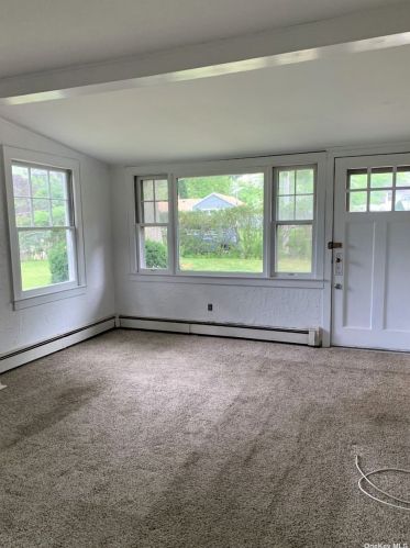 120 Lookout Dr, Scotts Beach, NY 11789-1952