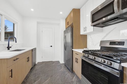 1327 Scimitar Ave, Floral Park NY  11003-3312 exterior