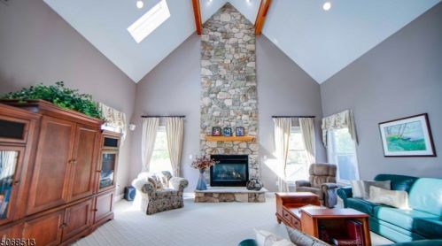 3 Countryside Rd, East Amwell Township NJ  08551-2050 exterior